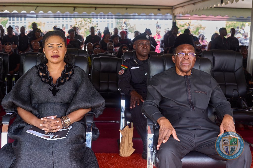 Ebi Bright tweet media