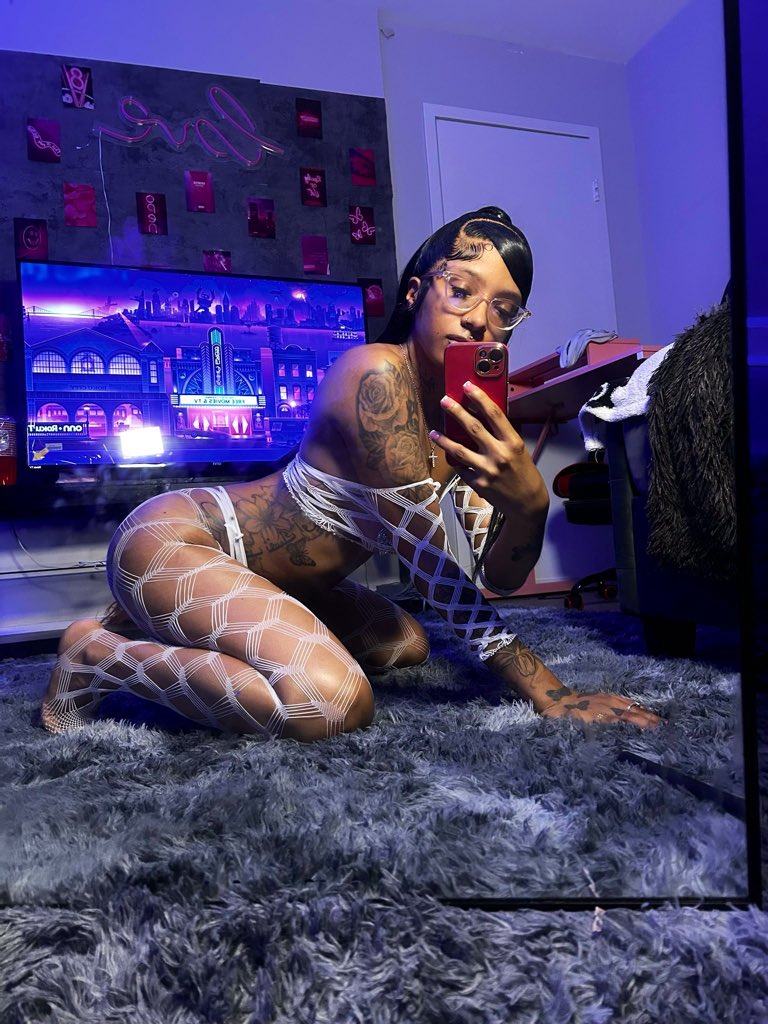 Home alone 😜😜😜