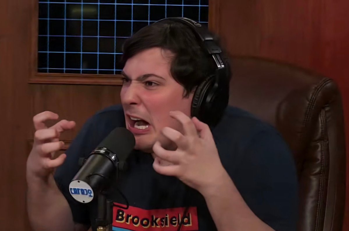 m a r i l ú tweet media