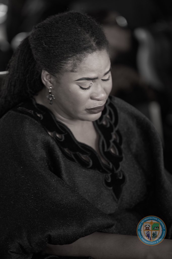 Ebi Bright tweet media