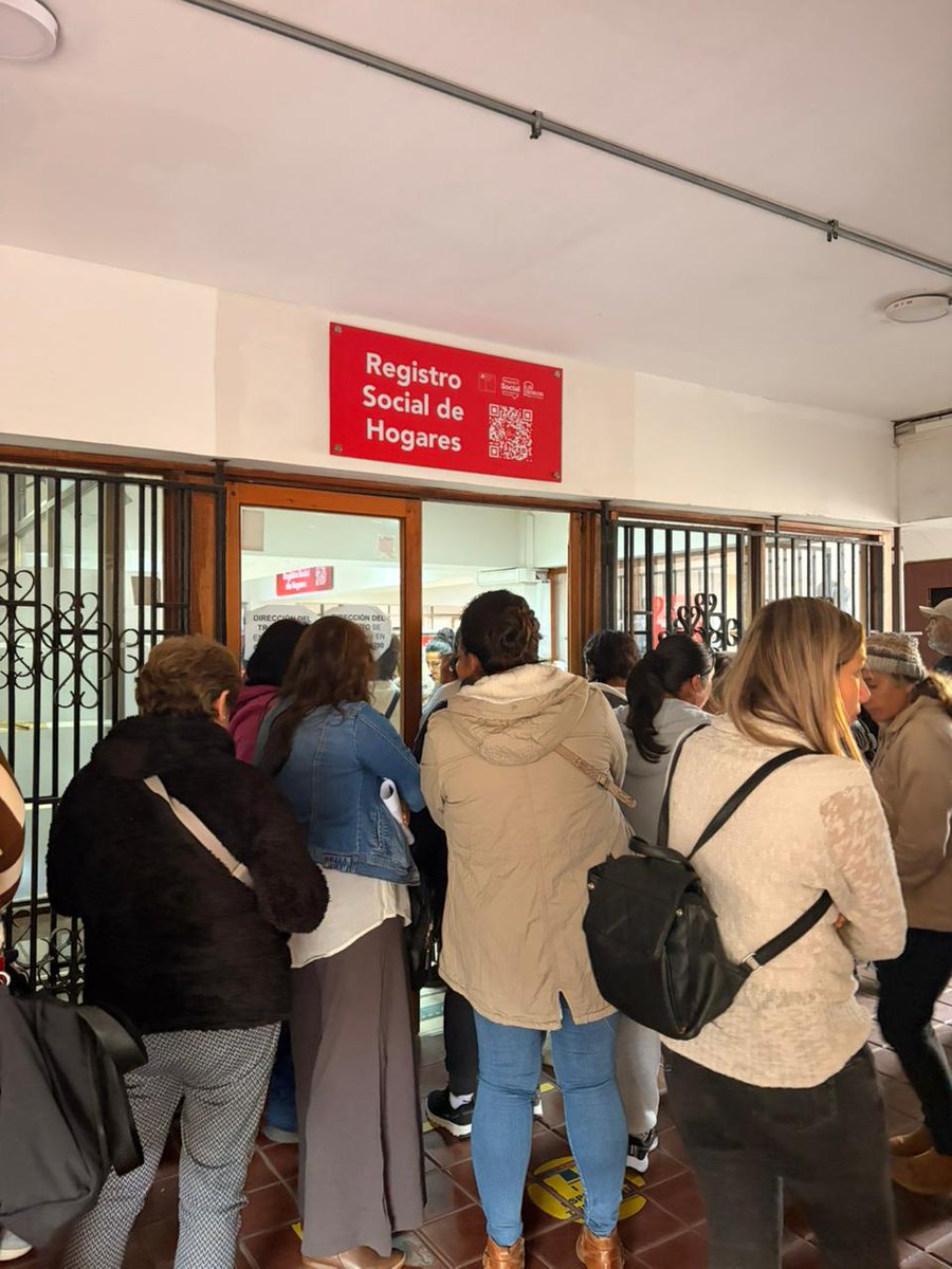 elobservatodo's tweet photo. La Serena entrega 5 mil vales de gas para apoyar a familias vulnerables https://t.co/bdr4KUHxIG https://t.co/76jpJdTCrb