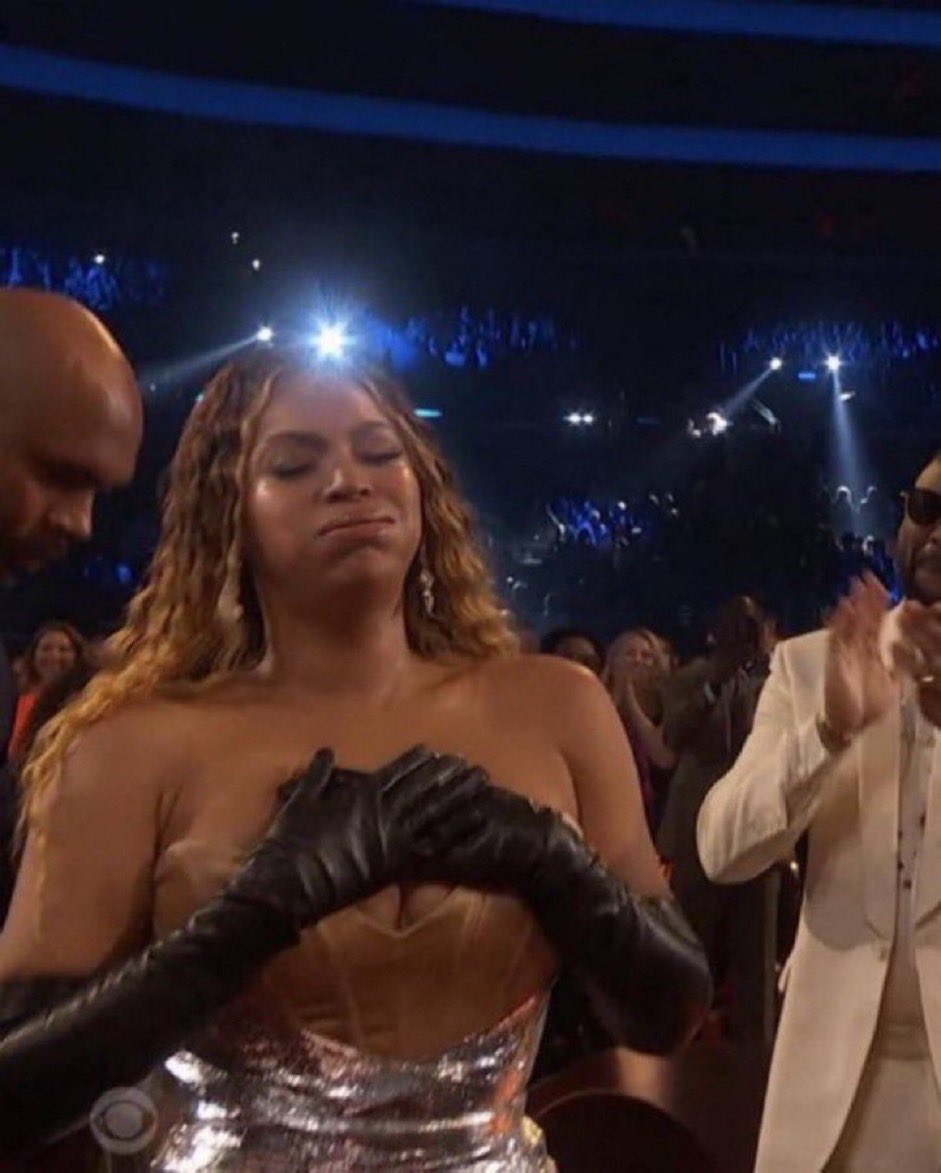 ⟭⟬ᴱ ᴬᴿᴱ ᴮ⟬⟭ᶜᴷ 2025 ᴮᵗˢ ʸᵉᵃʳ⁷⁼¹ tweet media