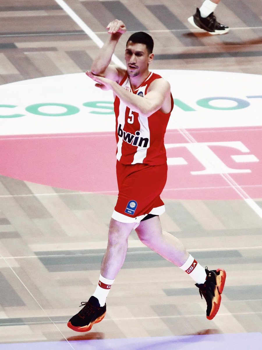 nikos kel 🔴⚪ tweet media