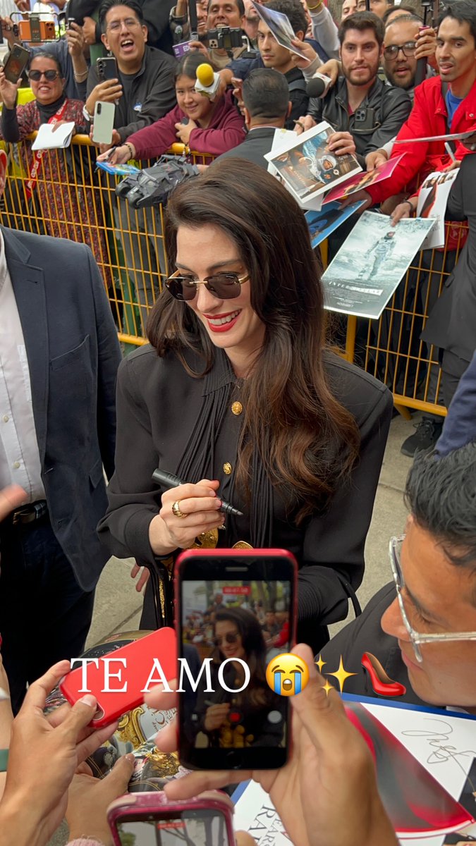 Anne Hathaway Archives 👠 tweet media