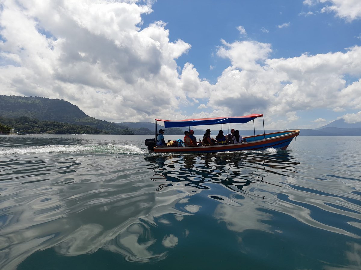 IngridArmonia's tweet photo. #Destino Lago de Ilopango 📍 
https://t.co/pSbhHR97N0 https://t.co/QbZpUmcTSF