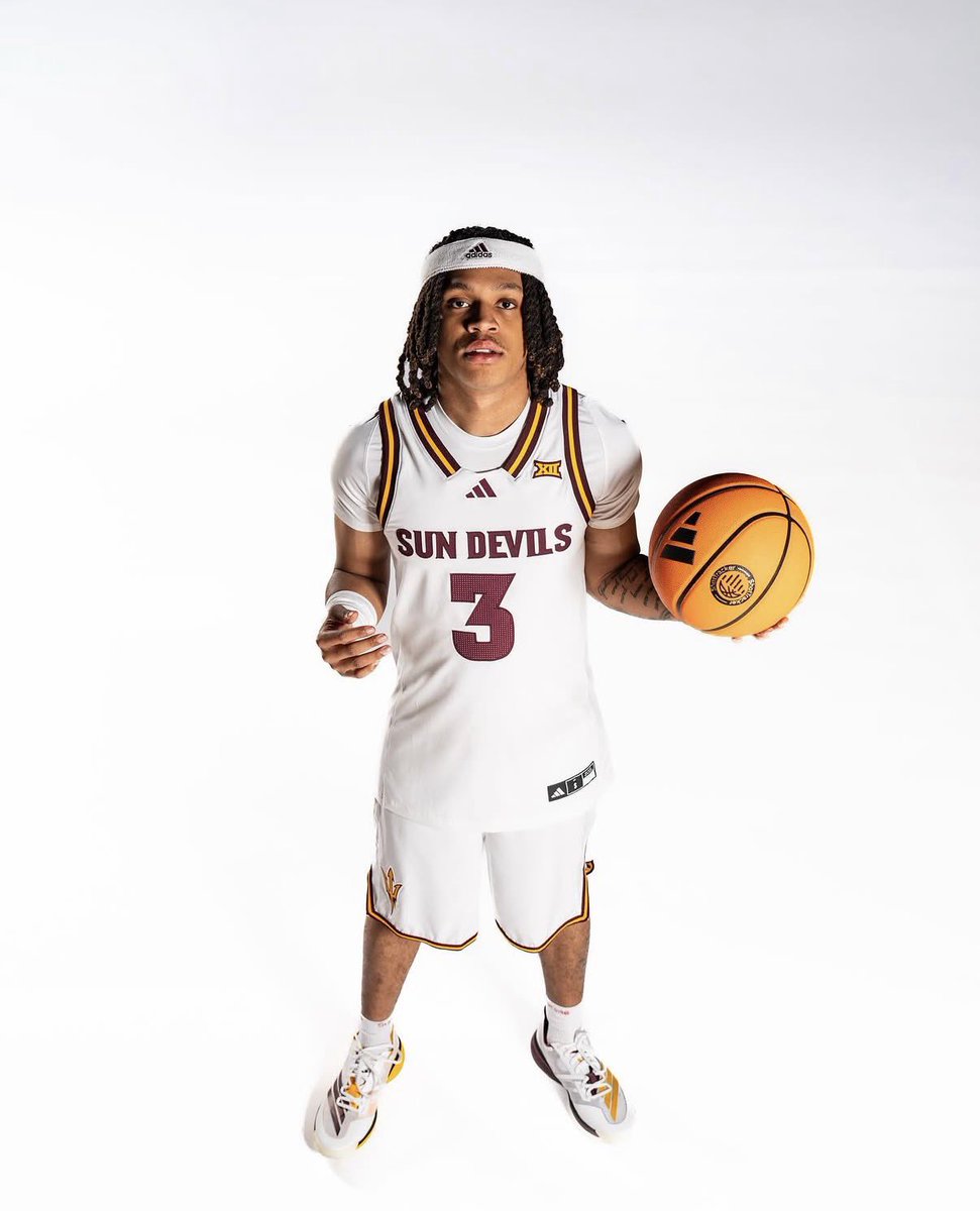 Tobias Bass tweet media