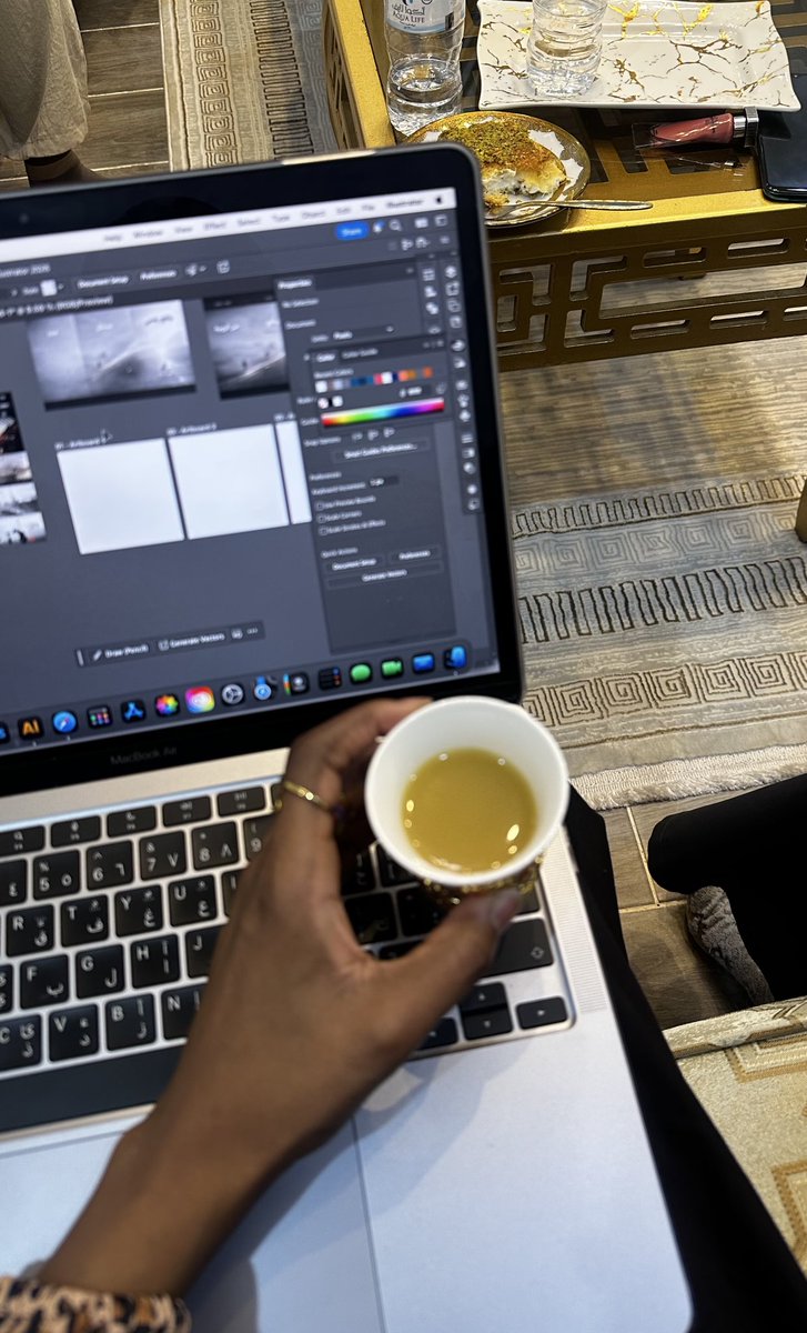 منيرة | مصممة جرافيك tweet media