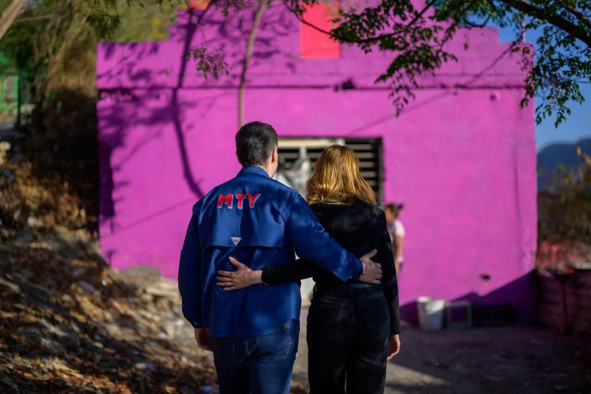 Caminar de la mano con Gaby por Monterrey me recuerda por qué hacemos esto: por las familias, por la gente y por el futuro que compartimos. 

Juntos, somos el mejor equipo para dar resultados. 

#AquíSeResuelve