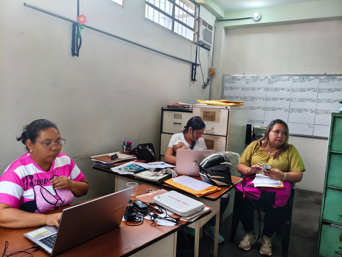 misionribastru7's tweet photo. Avanza con éxito la Jornada de Carga en el Sistema de Gestión Escolar para los Municipios Miranda, Pampanito, Juan Vicente Campo Elías y Andrés Bello. ¡Fortaleciendo nuestra data educativa! 🚀📚 https://t.co/P8N0lcI1A8