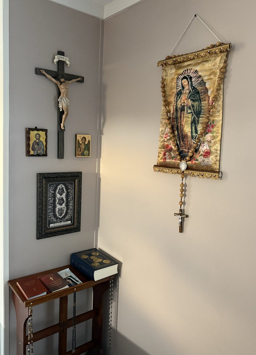 Pray The Rosary tweet media