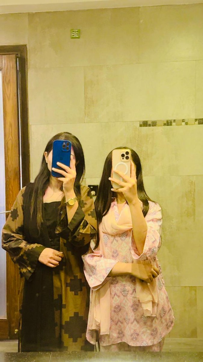 Blue Sapphire tweet media