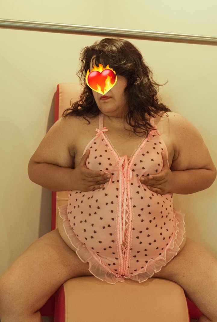 Jelou
Cómo están?! Yo reviviendo d las cenizas
Ando en mis días y estoy bieeen 🔥 así q pueden dejarme sus coments o msjs bien morbosos, cachondos y hot (no groseros, sean creativxs)
Postal chula de <a href="/IshiFotografo/">IshiFotografo</a>
#lunesdeseducción #bbw #chubbygirl #chubbyhotgirl