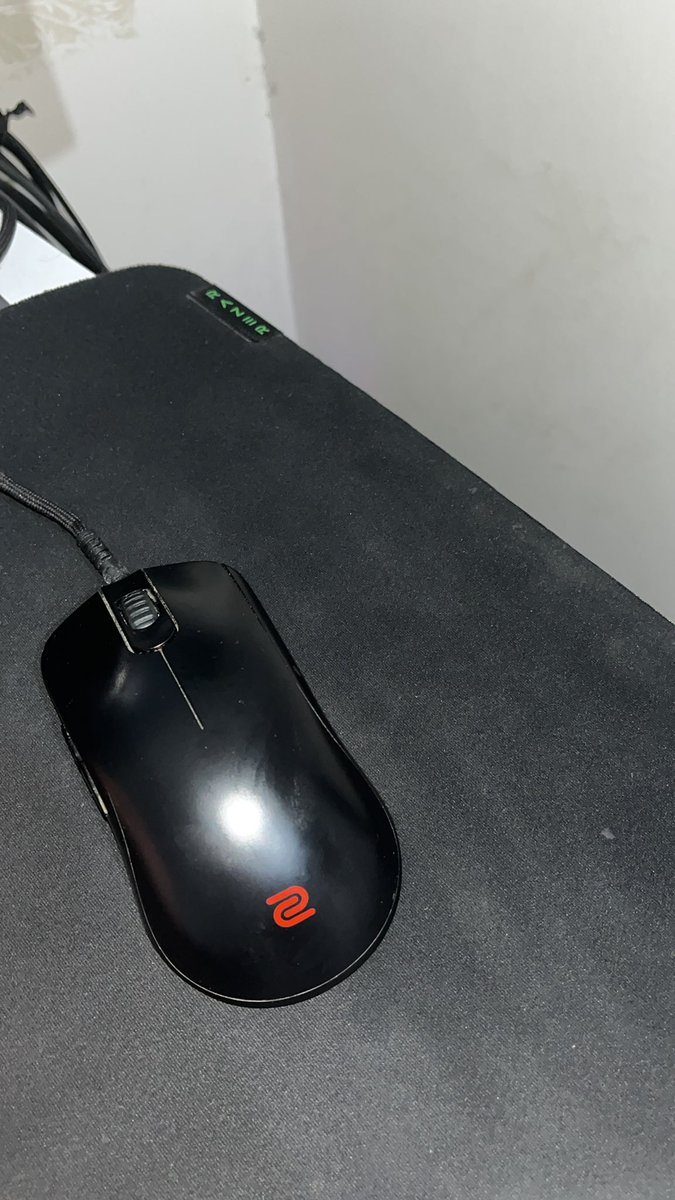 ylcinnCS tweet media