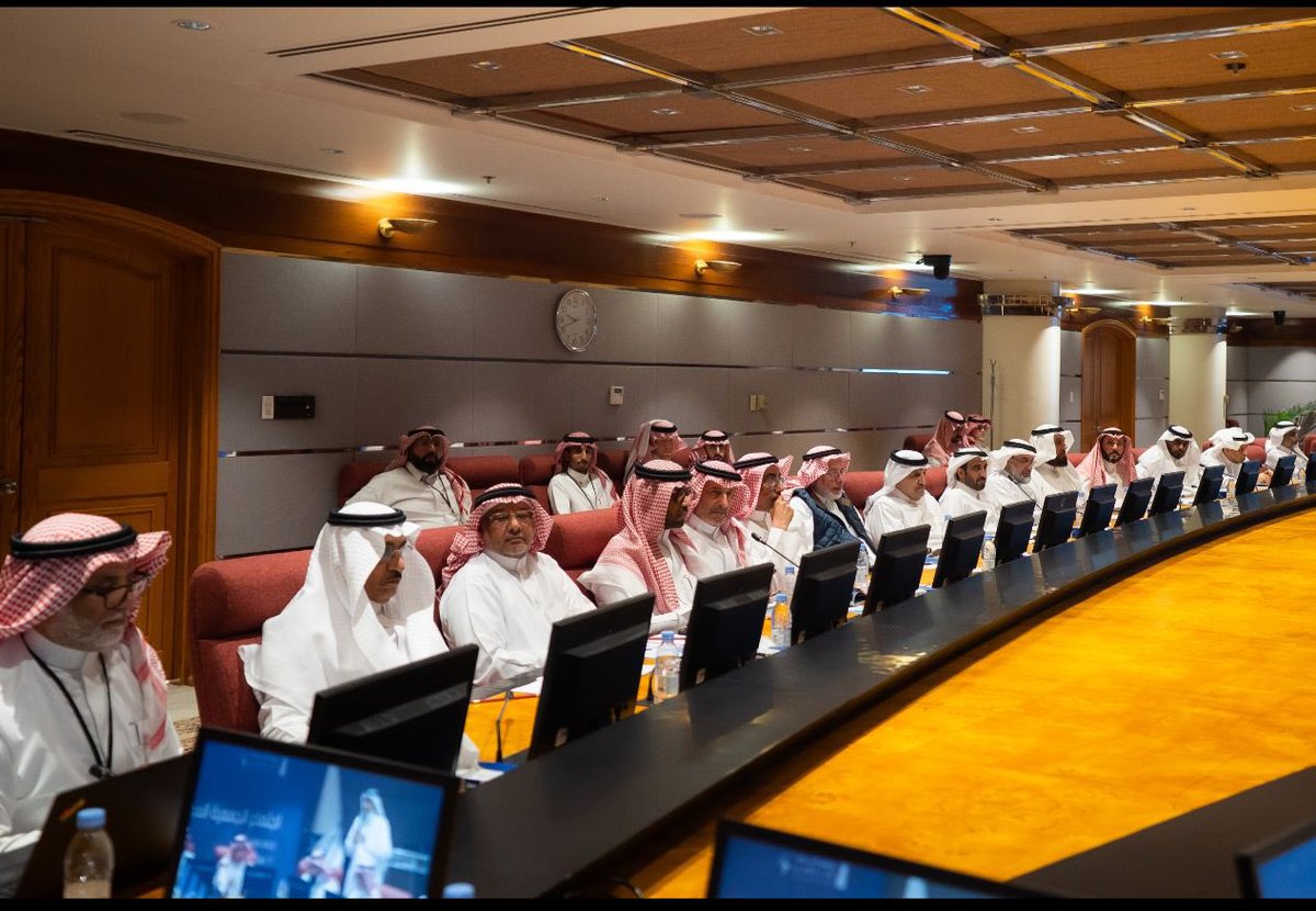 Quduwat's tweet photo. في أجواء تنظيمية مميزة، انعقد اجتماع الجمعية العمومية العادية الأول لجمعية قدوات لكبار السن يوم الأحد الموافق 29/3/2026م، حيث جرت مناقشة أعمال الجمعية وتقاريرها للعام 2025م، إلى جانب البنود المدرجة على جدول الأعمال، بما يعكس نهج الجمعية في العمل المؤسسي، ويؤكد حرصها على الحوكمة والشفافية.
#جمعية_قدوات_لكبار_السن #الجمعية_العمومية #حوكمة #كبار_السن