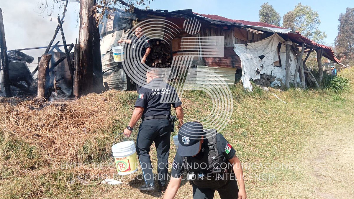 En atención a un reporte al 9-1-1, la Policía Municipal de Tlaxcala atendió de inmediato un incendio registrado en la colonia Miraflores de Ocotlán.
En coordinación con el Heroico Cuerpo de Bomberos, sofocaron por completo el fuego; solo se reportan daños materiales.