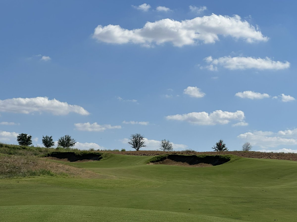 Bryan Tweed tweet media