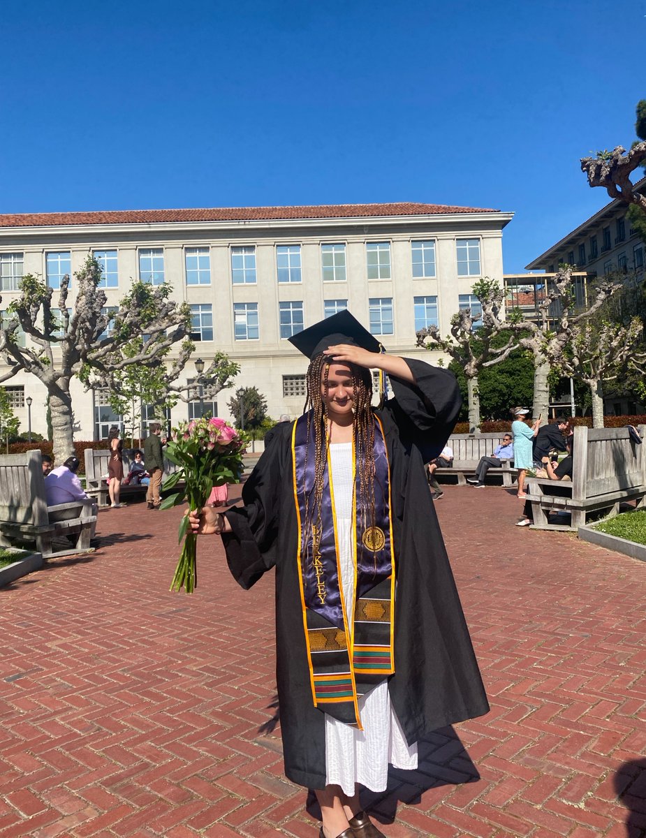 umichme's tweet image. When she was in elementary school, Nana Porter-Honicky wanted to become a doctor. When a community college course changed her perspective, she was set on a path that led her to the ME PhD program at U-M. 

🔗 Learn more: bit.ly/4diUoNE

#MechanicalEngineering #Umich