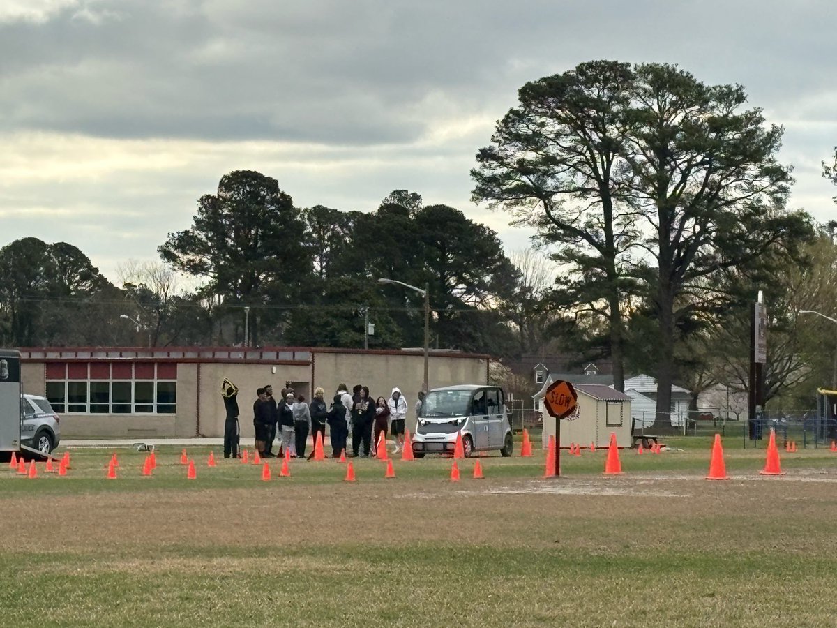 NNPSHPE's tweet photo. Students at @WarwickRaiders participate in YOVASO “Youth of Virginia Speak About Traffic Safety” while in Health/Driver Ed.

This program is in collaboration with @VSPPIO and the “Share the Road” program from @virginia_tech 

#newexperiences #driversafety #drivered #drunkgoggles https://t.co/Np5rek58jp