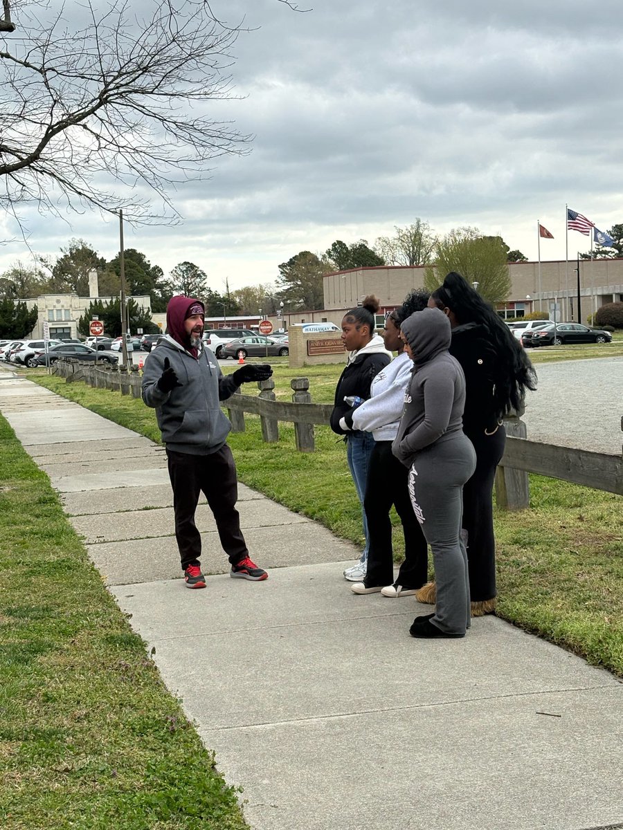 NNPSHPE's tweet photo. Students at @WarwickRaiders participate in YOVASO “Youth of Virginia Speak About Traffic Safety” while in Health/Driver Ed.

This program is in collaboration with @VSPPIO and the “Share the Road” program from @virginia_tech 

#newexperiences #driversafety #drivered #drunkgoggles https://t.co/Np5rek58jp