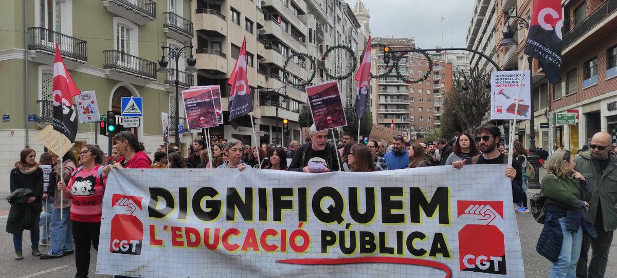 CGT's tweet image. #Enseñanza #València 

#CGT llama a secundar la #Huelga educativa, porque “sin organización ni lucha desde la base no hay #dignidad educativa”.

cgt.es/cgt-llama-a-se…