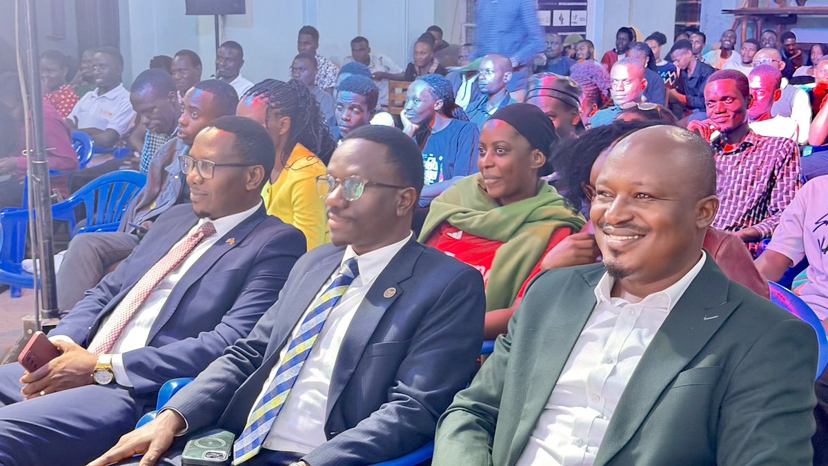 DOS_Makerere's tweet photo. “It doesn’t matter how you were conceived. God knows you and he is ready to guide you through life”, Said the Chaplain St Francis Chapel @Rev_Dr_LidyKitz while moderating the Chat Night.
#ChatNight! https://t.co/htwOFluNZy