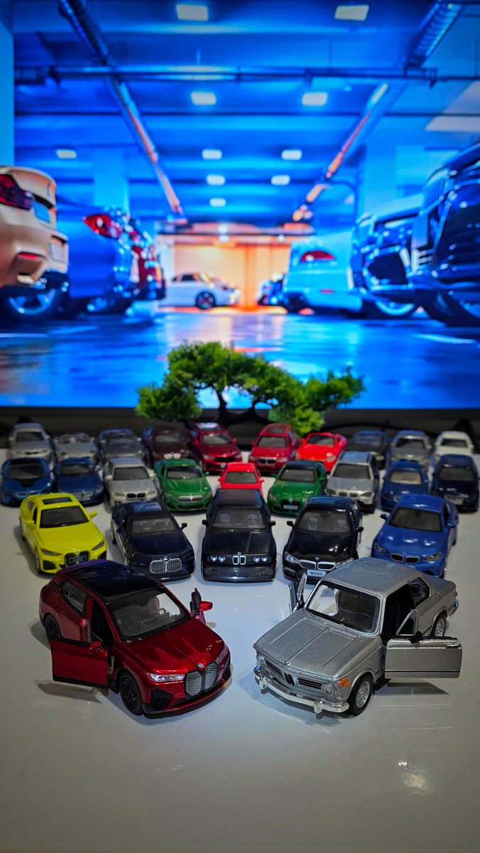 _Dani_D_'s tweet photo. Expanding the collection "Сељаци": From the old school 2002 to the high-voltage iX
#diecast #diecastcollection #bmw https://t.co/vMsjAh5V7h