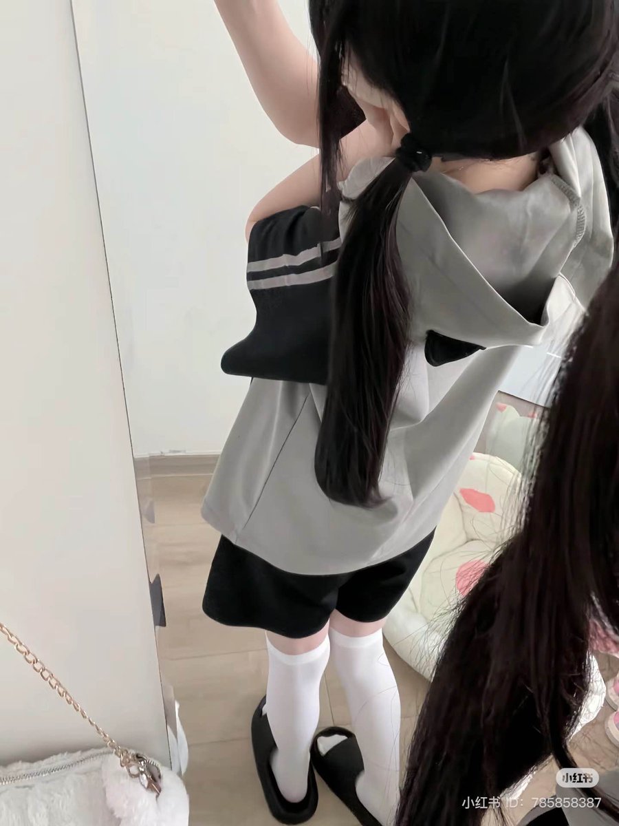 heavy lashes tweet media