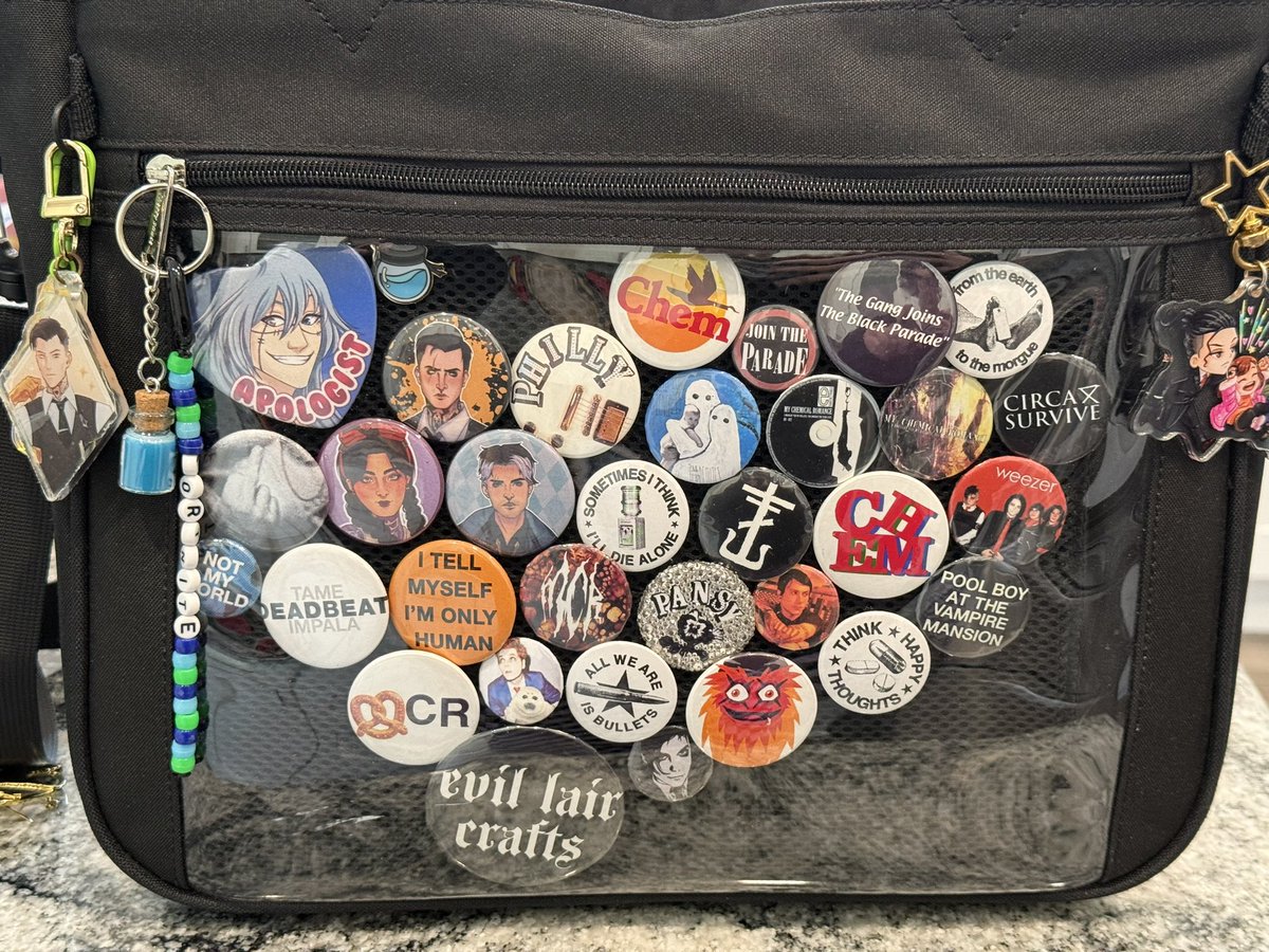 sevvy 🦇🖇️ tweet media