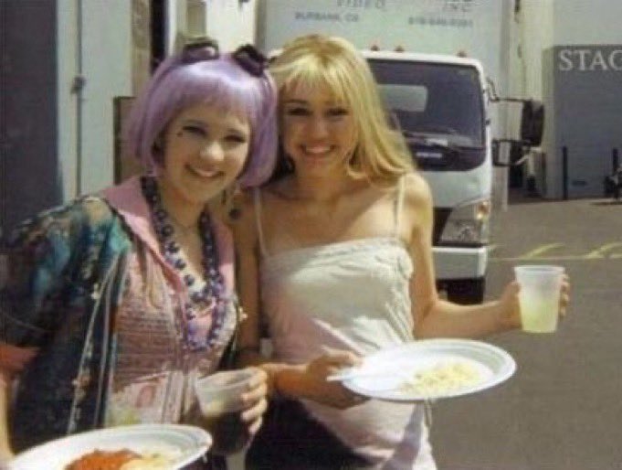 lari ☆ tweet media