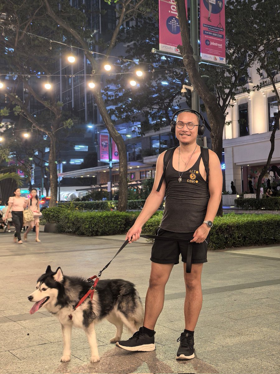Maxx30M's tweet photo. walking Bella around 🐕‍🦺 https://t.co/mhKmXm60Zr