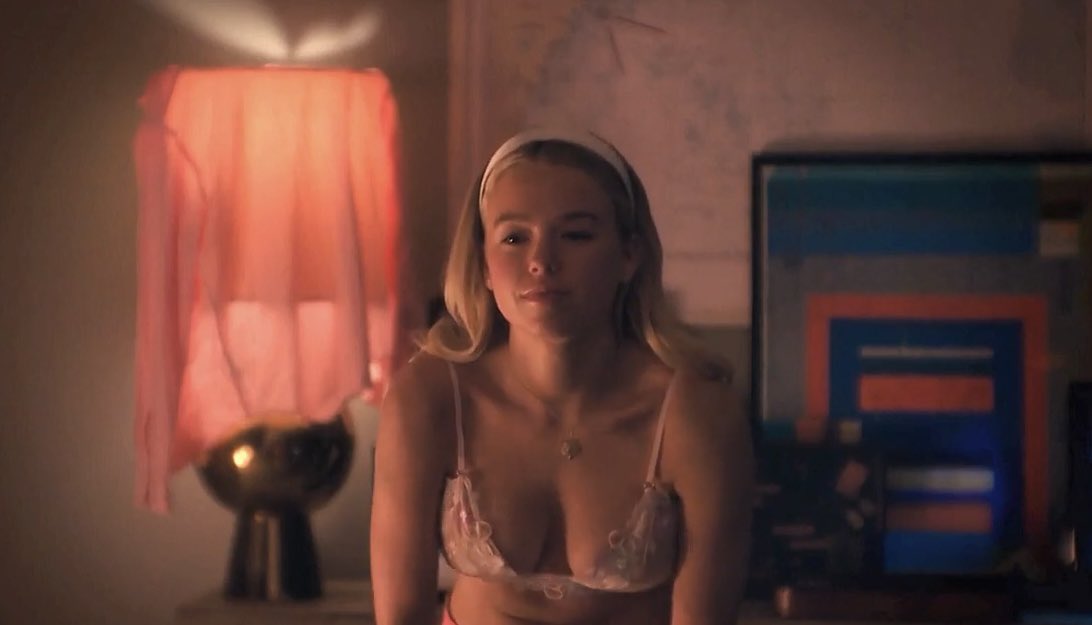 siren crave tweet media