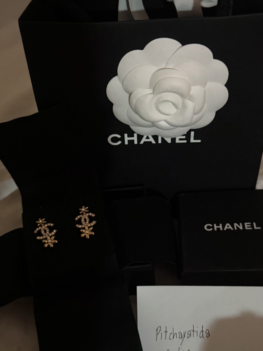 pthriftss's tweet photo. ต่างหู Chanel yr.24
อปก. กล่อง ถุงกระดาษ แป้น ฐานรอง
11,900 thb free shipping ka #ส่งต่อแบรนด์เนม #ส่งต่อน้ำหอม #ปล่อยต่อแบรนด์เนม #ส่งต่อกระเป๋า #ส่งต่อเสื้อผ้า #ส่งต่อlongchamp #ส่งต่อadidas #ส่งต่อกระเป๋าแบรนด์เนม #ส่งต่อต่างหู #ส่งต่อchanel https://t.co/XnKwJ86HcQ