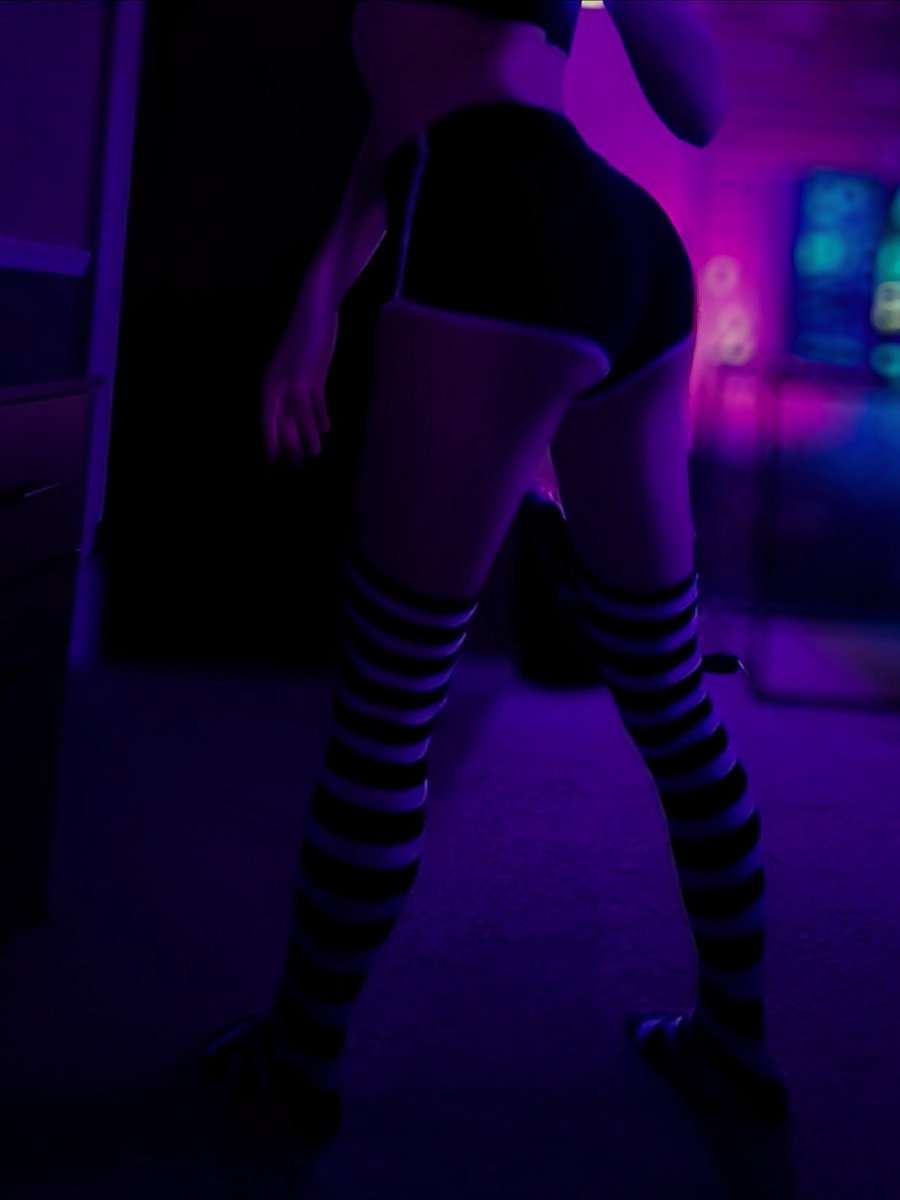 NeonStarVyx tweet media