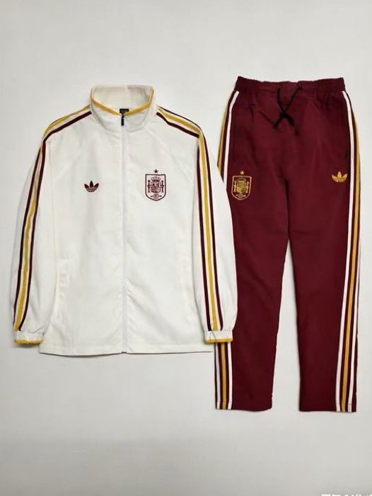 Futhoops tweet media