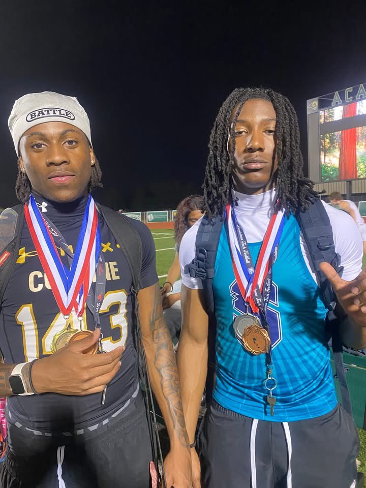 emanual_collins's tweet photo. 1st Team Lafayette Parish Champs Beaver Club Relay
2nd in 200m 
3rd in 4x200m
@coach_jcurtis @CoachBmane_ @ShannonBelt3 @MikeCoppage1 @LSL_Sportsline https://t.co/4dd1nSsE2Z