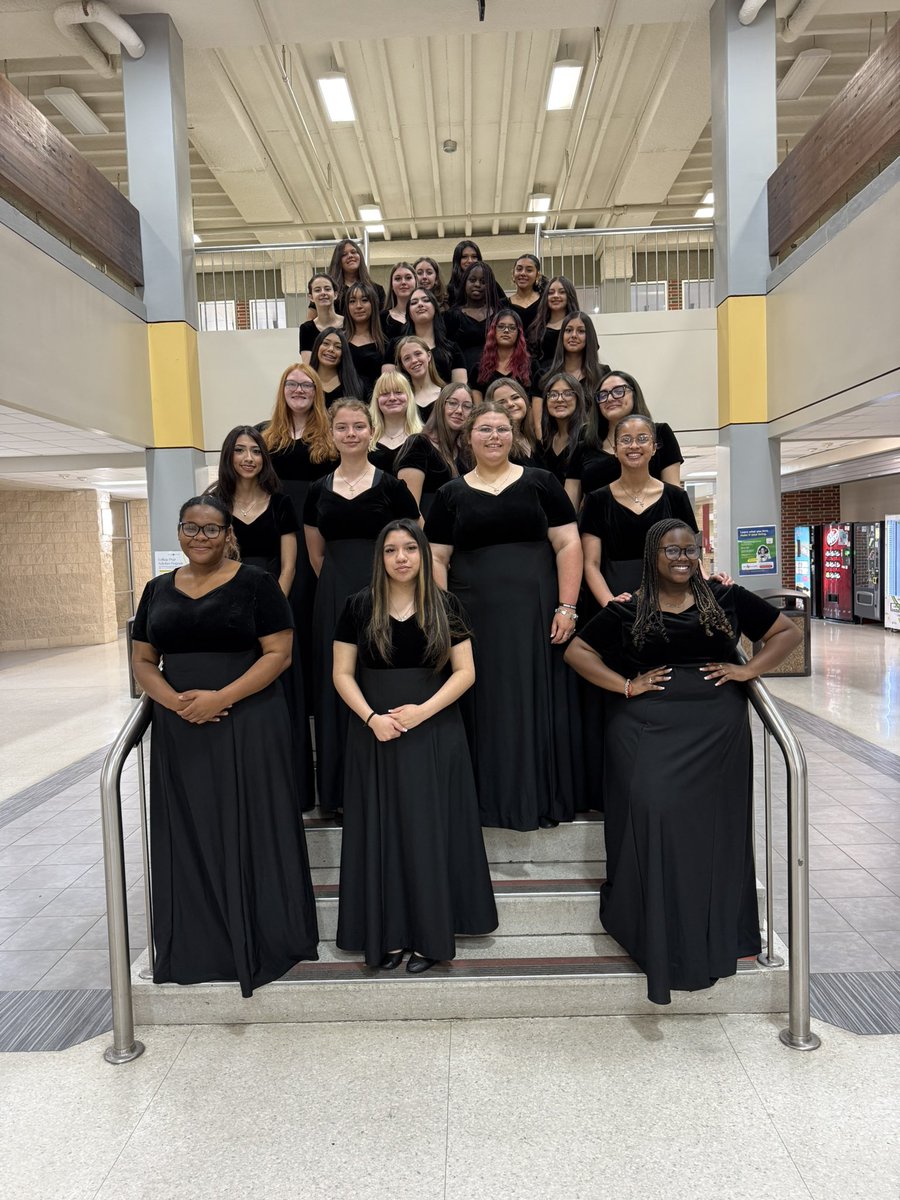 lphschoirrocks's tweet photo. Congratulations to the Bella Vocé JV Treble Choir.  They received a superior concert score and an excellent in sight-reading score at UIL Adjudication!!!  Great job!! #bestneverrest  @lpisdFA https://t.co/UAVADpVPjf