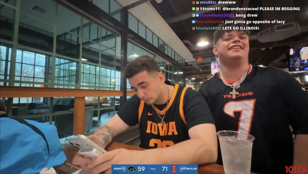 Lacy Updates tweet media