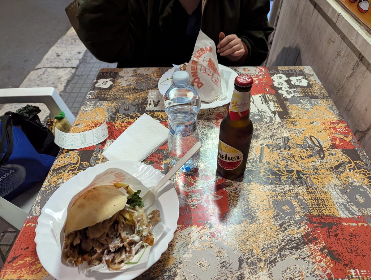 limerando1 tweet media