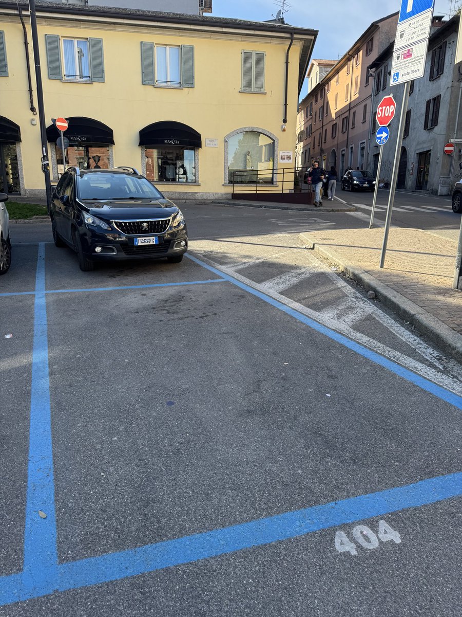fcilia_dev's tweet photo. Fuck… can’t find my car 🫪 https://t.co/9X0rHVsgwd