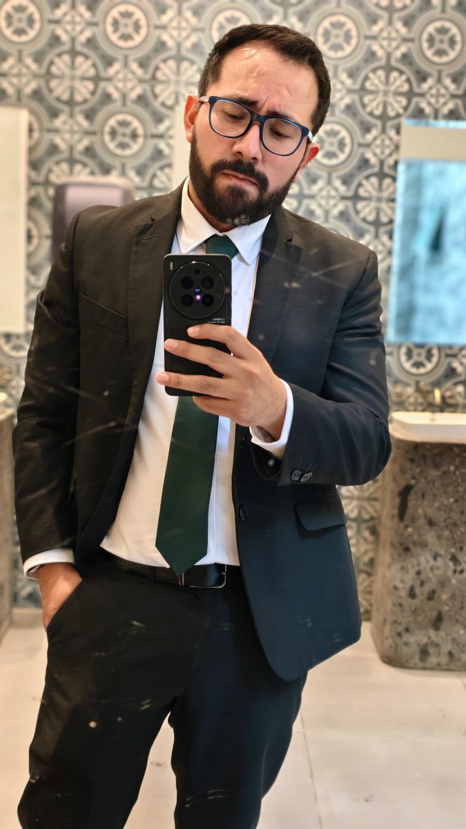 AlexGarcía tweet media