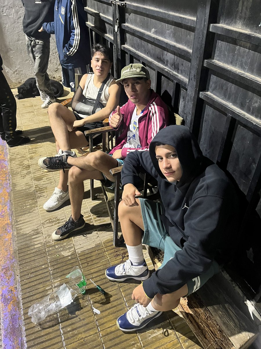 Matuescobarr's tweet photo. Barrio mal https://t.co/1CYyODgilU