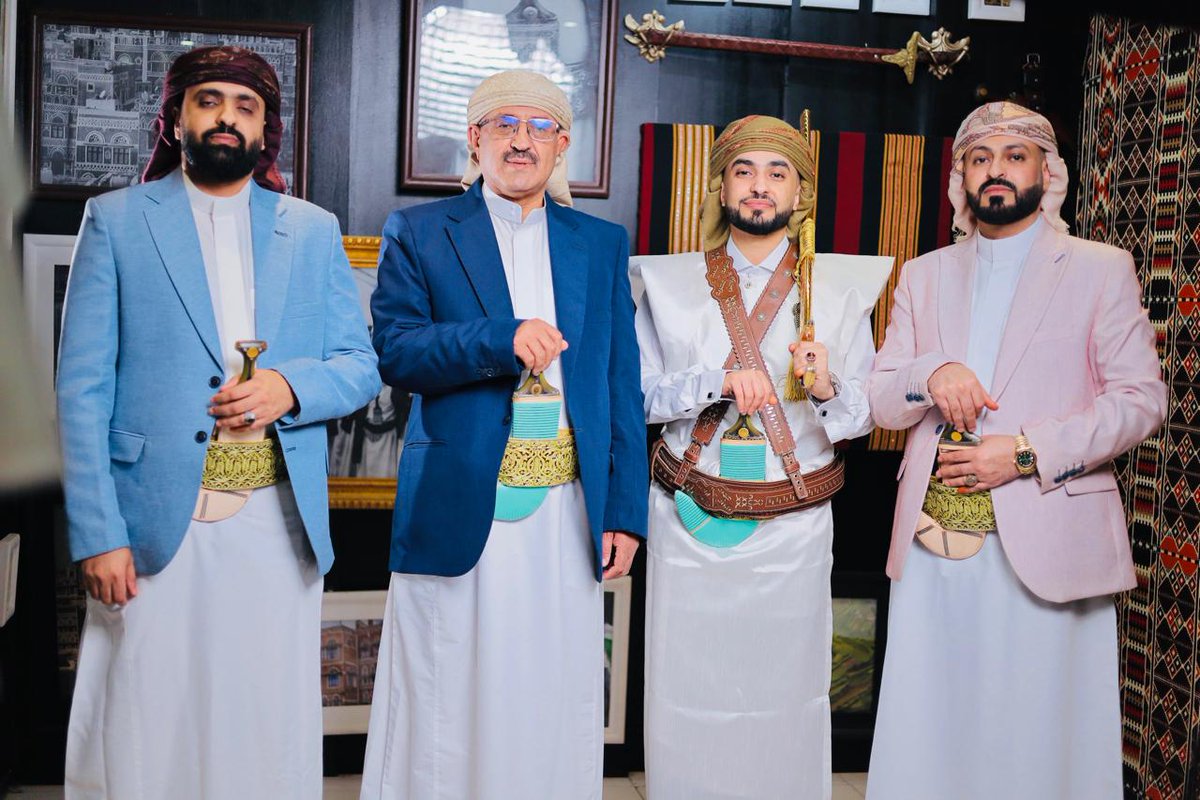 hedeel36's tweet photo. بعث الأستاذ حزام قائد معزب، نائب رئيس فرع المؤتمر الشعبي العام في ولاية كاليفورنيا - الأمريكية، أسمى آيات التهاني وأصدق التبريكات إلى الأخ العزيز النائب الدكتور عبدالرحمن مصلح معزب @maazeb1 ، بمناسبة زفاف نجله الميمون. الشاب الخلوق @alemn23
​وعبّر الأستاذ حزام في تهنئته عن سعادته الغامرة بهذه المناسبة، سائلاً المولى عز وجل أن يبارك للعروسين، وأن يبارك عليهما، ويجمع بينهما في خير ومودة ورحمة، وأن يجعل ديار آل معزب عامرة دائماً بالأفراح والمسرات.
​ألف مبروك للنائب الدكتور عبدالرحمن معزب، ودامت دياركم بستاناً للبهجة والسرور.