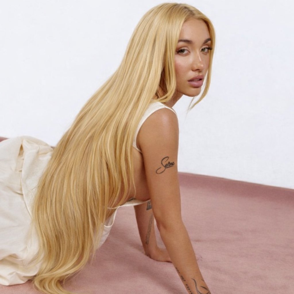 aaron  tweet media