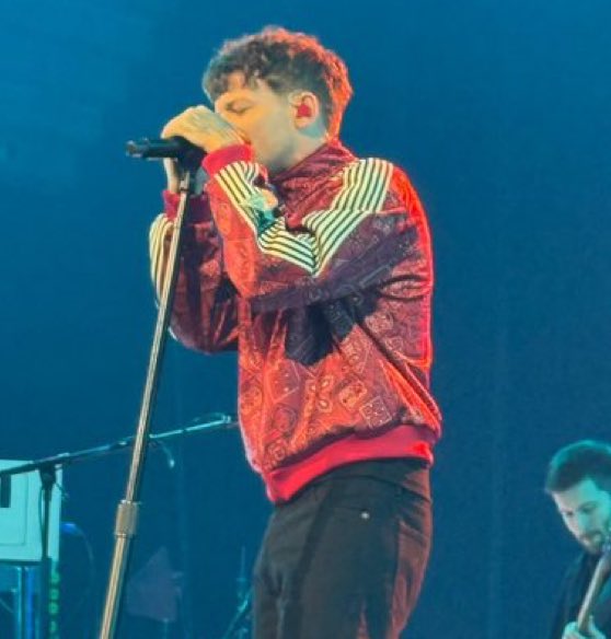 𖤓 han MET louis 𖤓 🏳️‍🌈 tweet media