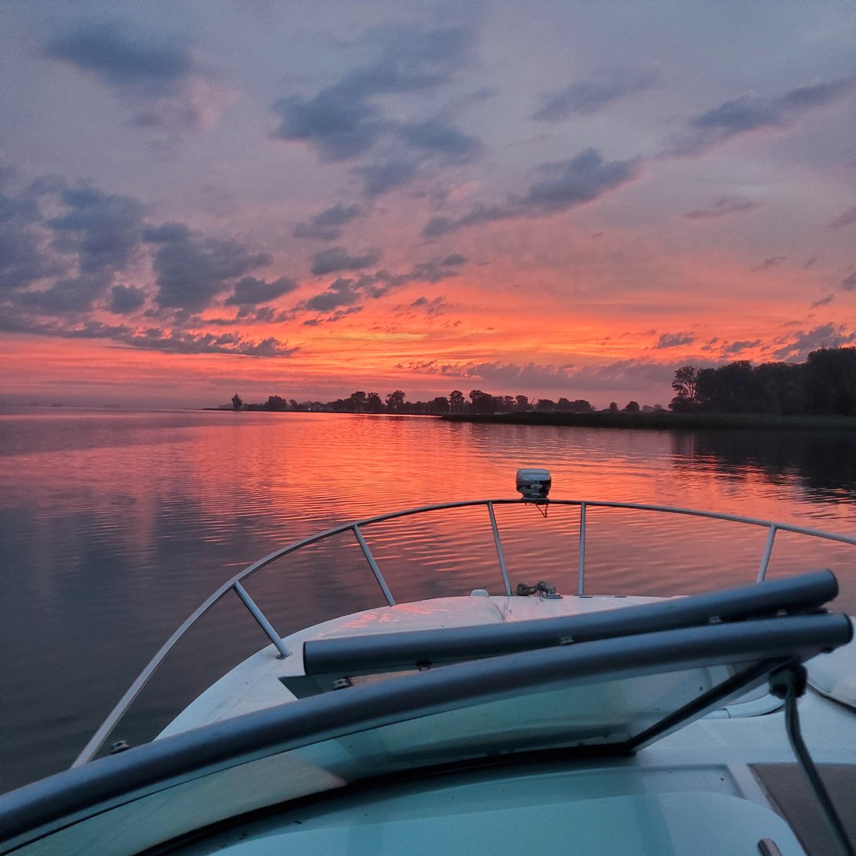 Closing this Friday, April 3rd: the IJC’s public comment period on progress to restore, protect and enhance #GreatLakes water quality. In less than 10 minutes, you can share your perspectives on Great Lakes water quality. Visit glperspectives.ijc.org to learn more.