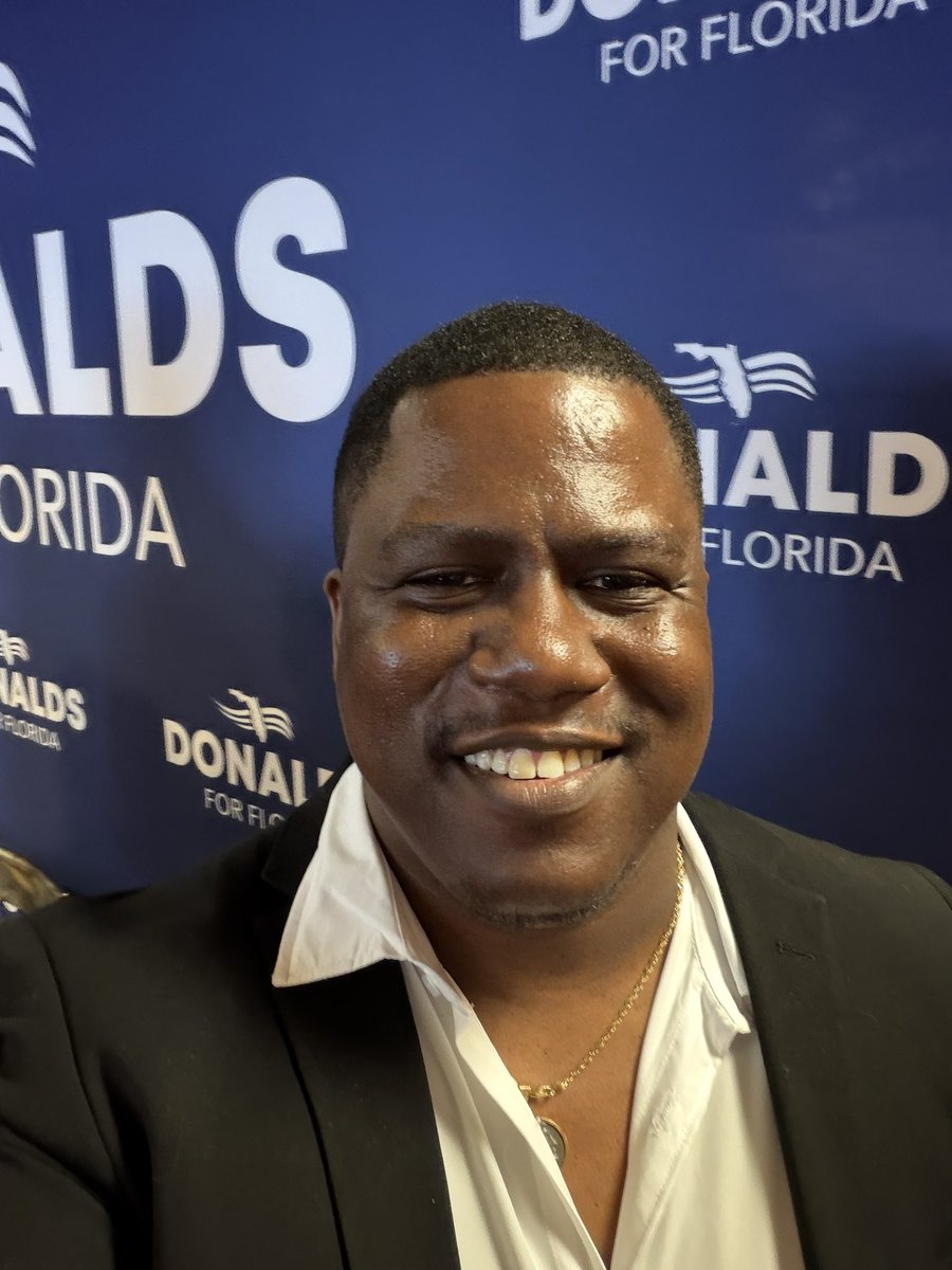 WellsJorda89710's tweet image. 🚨 BYRON DONALDS JUST WON ME OVER — This Man is Built Different!

Just left a packed campaign event for Byron Donalds — and I’m still blown away.

The room was electric. Byron didn’t bash a single opponent. Zero negativity. Just pure class, sharp insight, and straight facts.

He