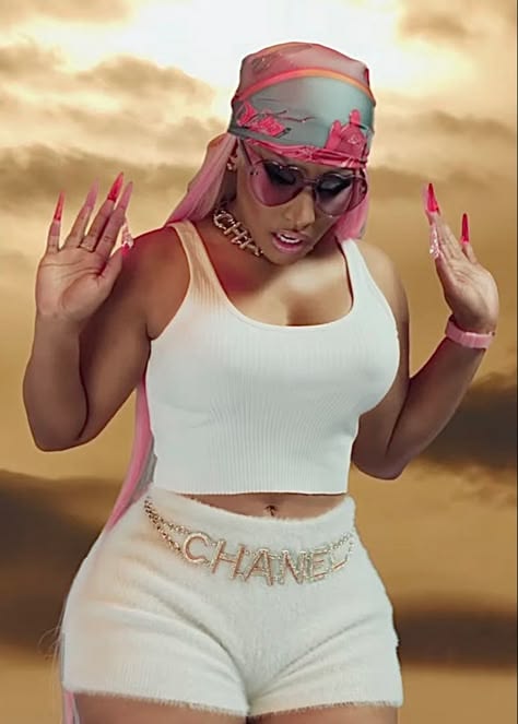 BarbieBillionB's tweet photo. They try to replicate the formula but they canโt find the secret sauce. Nicki Minaj is a 1-of-1 original. The Queen of Rap forever and always. Period! ๐๐
#Original #NickiMinaj #RapRoyalty Queennnn๐ฉถ๐ฉถ๐ฉถโค๏ธโค๏ธโค๏ธ๐๐๐๐๐๐ https://t.co/tZdhV67JAb