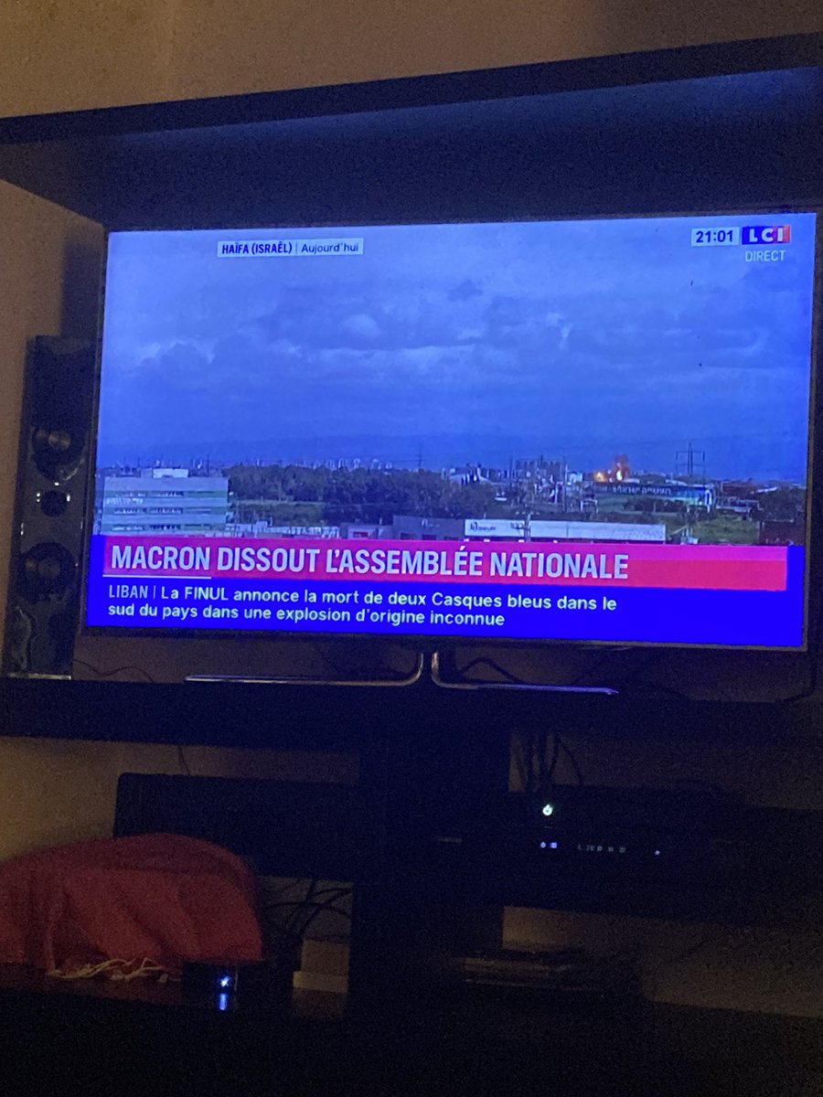 deedidou's tweet photo. ?????!!!!!??!!! @LCI @LCIPolitique https://t.co/XXIVNvXfEP