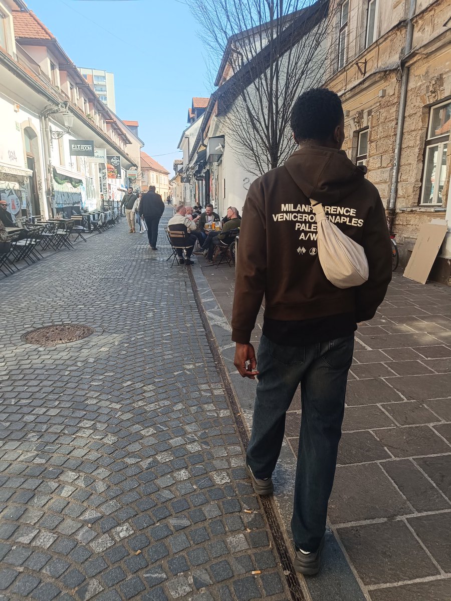 BlackHindaboy's tweet photo. 72 hours spent in the beautiful city of Ljubljana Slovenia 🇸🇮 enjoyed every time spent from historical buildings down to the artworks 😊💨🌆🌉🌇 https://t.co/GJSdtW8SQd
