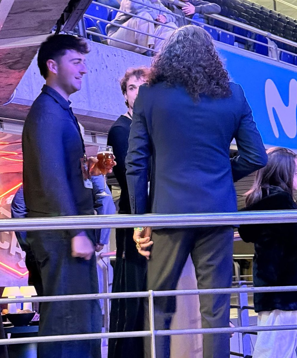 andrea ོ☼ tweet media